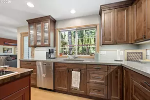 1894 W 27th Pl, Eugene, OR 97405 - Photo 15