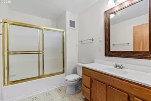 785 E 44th Ave, Eugene, OR 97405 - Photo 43