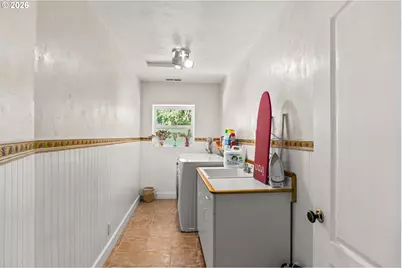 785 E 44th Ave, Eugene, OR 97405 - Photo 35