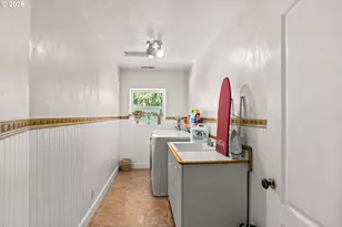 785 E 44th Ave, Eugene, OR 97405 - Photo 35