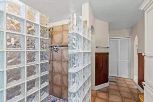 785 E 44th Ave, Eugene, OR 97405 - Photo 27