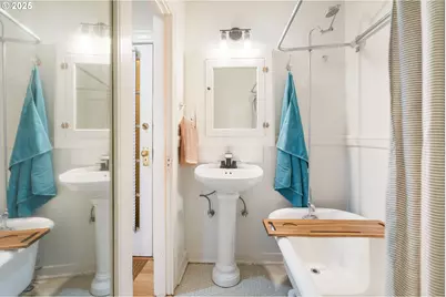 1811 NW Couch St #407, Portland, OR 97209 - Photo 21