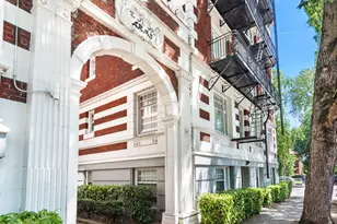 1811 NW Couch St, Portland, OR 97209 - Photo 3