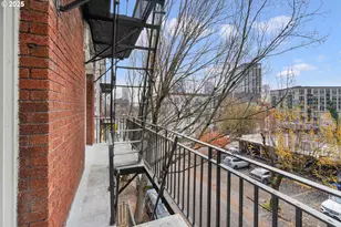 1811 NW Couch St, Portland, OR 97209 - Photo 23