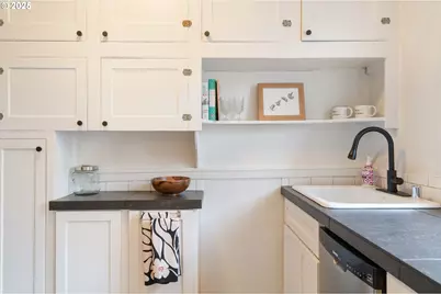 1811 NW Couch St #407, Portland, OR 97209 - Photo 17