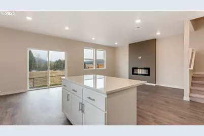 17187 SE Maple Hill Ln, Happy Valley, OR 97086 - Photo 11