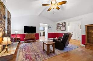 1719 Division St, Oregon City, OR 97045 - Photo 7