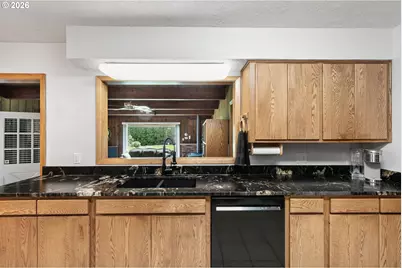 1295 Betty Ln, Eugene, OR 97404 - Photo 7