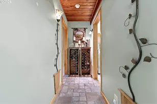 1295 Betty Ln, Eugene, OR 97404 - Photo 13