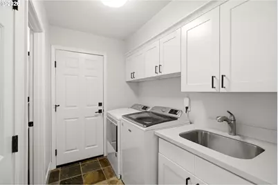 10770 SW Butner Rd, Portland, OR 97225 - Photo 11