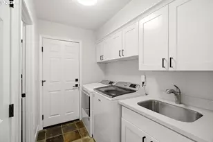 10770 SW Butner Rd, Portland, OR 97225 - Photo 11
