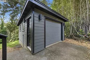 1391 Central Ave, Coos Bay, OR 97420 - Photo 33