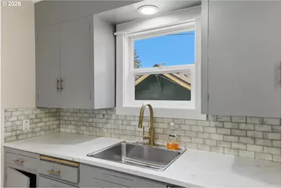 1391 Central Ave, Coos Bay, OR 97420 - Photo 11