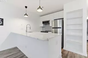 303 NW Uptown Terrace, Portland, OR 97210 - Photo 9