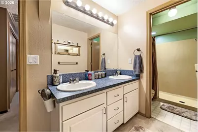 15337 S Hattan Rd, Oregon City, OR 97045 - Photo 17