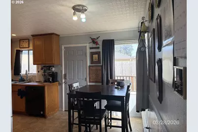 456 N Cammann St, Coos Bay, OR 97420 - Photo 37