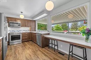 855 SW Spring Ln, Portland, OR 97225 - Photo 13