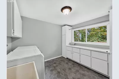 17701 Overlook Cir, Lake Oswego, OR 97034 - Photo 21