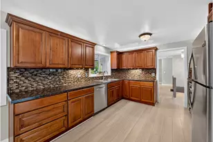 17701 Overlook Cir, Lake Oswego, OR 97034 - Photo 9