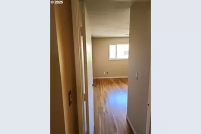 36 SE 52nd Ave, Portland, OR 97215 - Photo 5