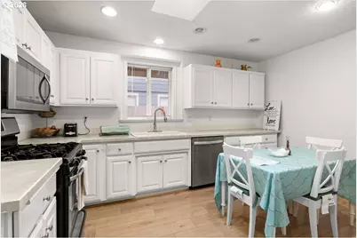 1923 Waymire St, Salem, OR 97304 - Photo 15