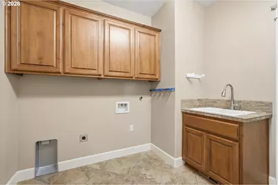 3715 N Knoll Dr, Newberg, OR 97132 - Photo 37