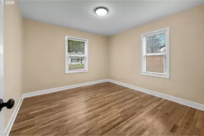 8837 SE Alder St, Portland, OR 97216 - Photo 5