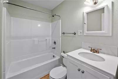 8837 SE Alder St, Portland, OR 97216 - Photo 7