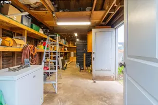 243 N Lane St, Cottage Grove, OR 97424 - Photo 17