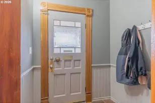 243 N Lane St, Cottage Grove, OR 97424 - Photo 3