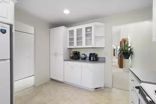 17666 NW Rolling Hill Ln, Beaverton, OR 97006 - Photo 11