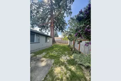 605 S Center St, Newberg, OR 97132 - Photo 7