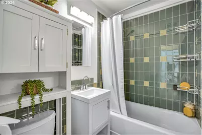 12050 NE Broadway, Portland, OR 97220 - Photo 17