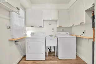 12050 NE Broadway, Portland, OR 97220 - Photo 13