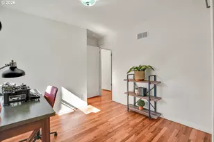 12050 NE Broadway, Portland, OR 97220 - Photo 23