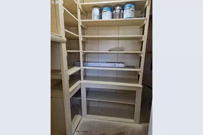 1589 NW Calkins Ave, Roseburg, OR 97471 - Photo 13