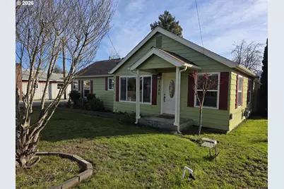 1589 NW Calkins Ave, Roseburg, OR 97471 - Photo 1