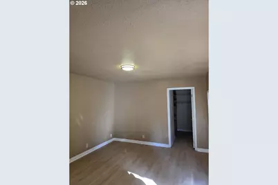 1589 NW Calkins Ave, Roseburg, OR 97471 - Photo 9