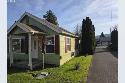 1589 NW Calkins Ave, Roseburg, OR 97471 - Photo 3