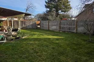 1589 NW Calkins Ave, Roseburg, OR 97471 - Photo 5