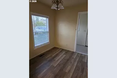 1589 NW Calkins Ave, Roseburg, OR 97471 - Photo 17