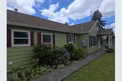 1589 NW Calkins Ave, Roseburg, OR 97471 - Photo 1