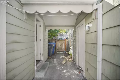 13025 SE Harold St, Portland, OR 97236 - Photo 11