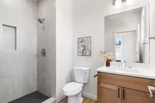 5860 N Missouri Ave, Portland, OR 97217 - Photo 9