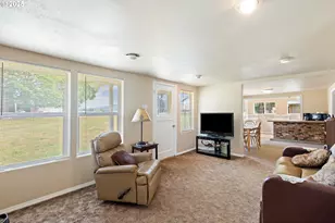 1548 Harlan St, Roseburg, OR 97471 - Photo 11