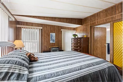 1548 Harlan St, Roseburg, OR 97471 - Photo 33