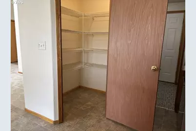 717 Creswood Dr, Creswell, OR 97426 - Photo 11