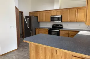 717 Creswood Dr, Creswell, OR 97426 - Photo 9