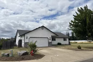 717 Creswood Dr, Creswell, OR 97426 - Photo 1
