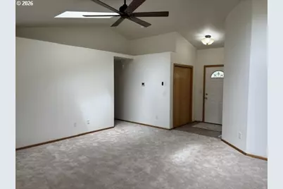 717 Creswood Dr, Creswell, OR 97426 - Photo 5